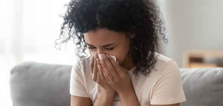 Entenda o que causa a sinusite alérgica e como tratar e prevenir