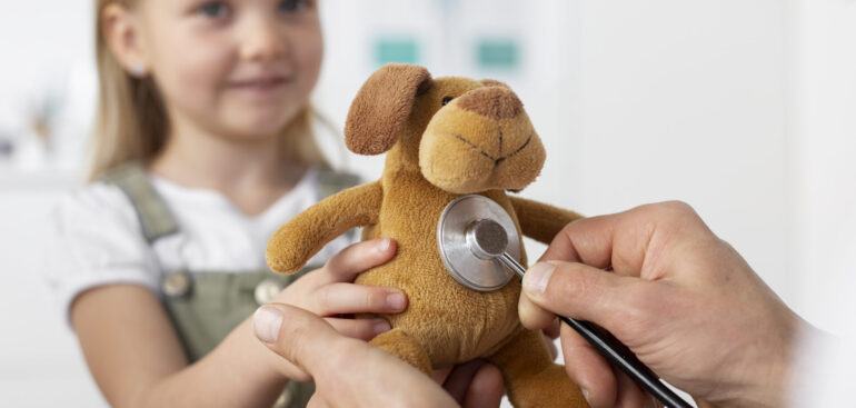 Saúde Infantil: Suplementos e Vitaminas Essenciais para o Desenvolvimento no Dia Mundial da Infância